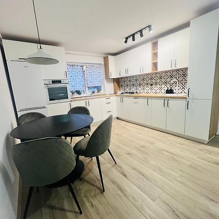 Apartament Orizont ซูชาวา ภายนอก รูปภาพ