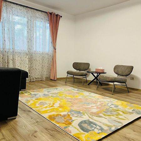 Apartament Orizont ซูชาวา ภายนอก รูปภาพ