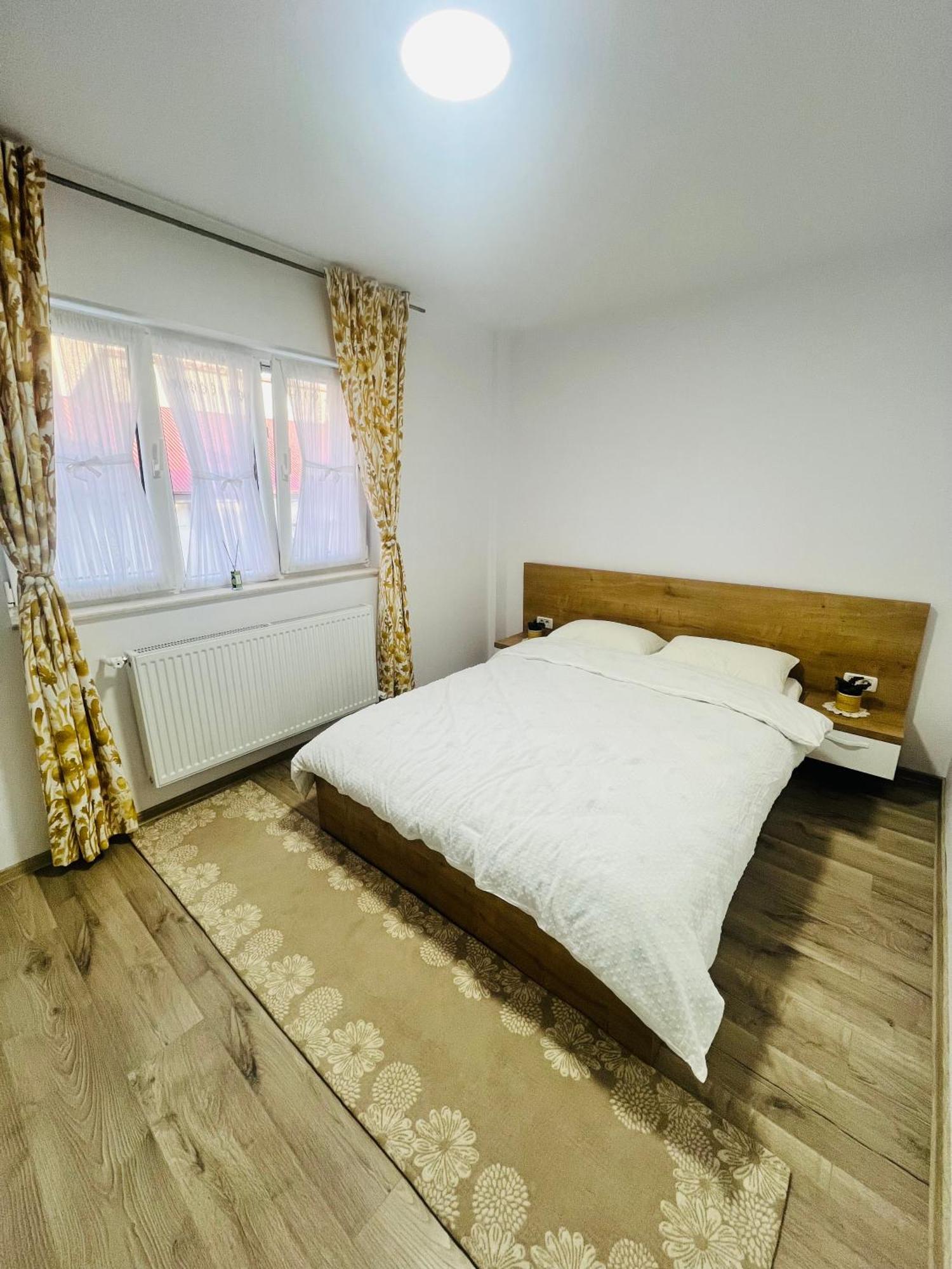 Apartament Orizont ซูชาวา ภายนอก รูปภาพ