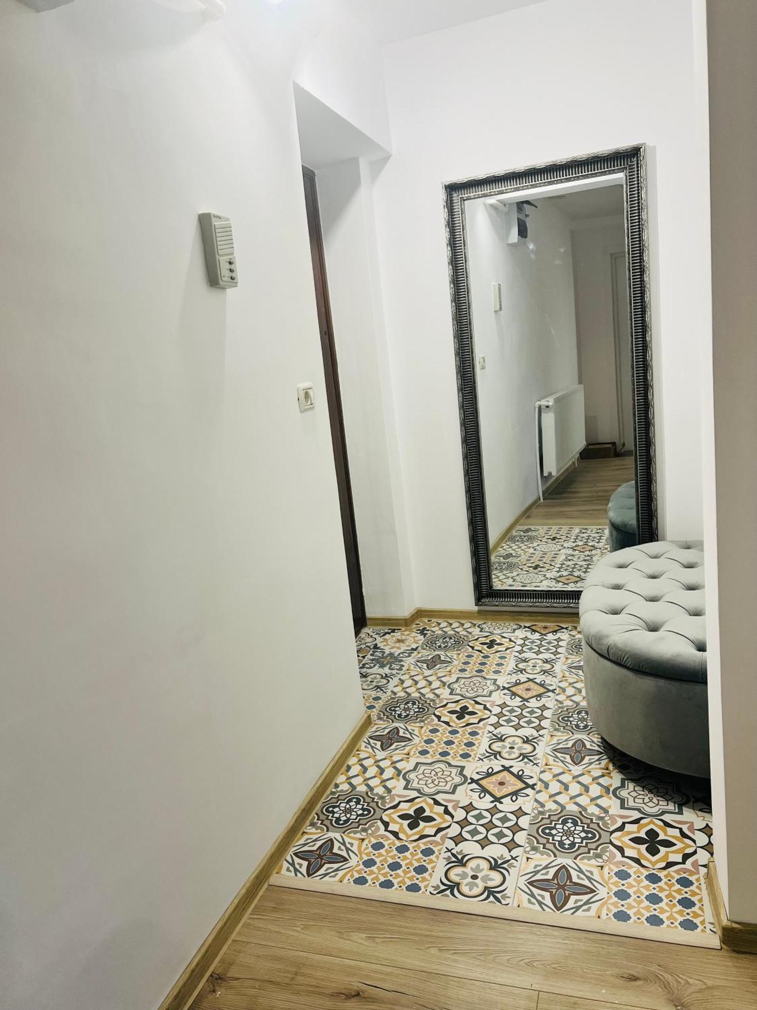 Apartament Orizont ซูชาวา ภายนอก รูปภาพ