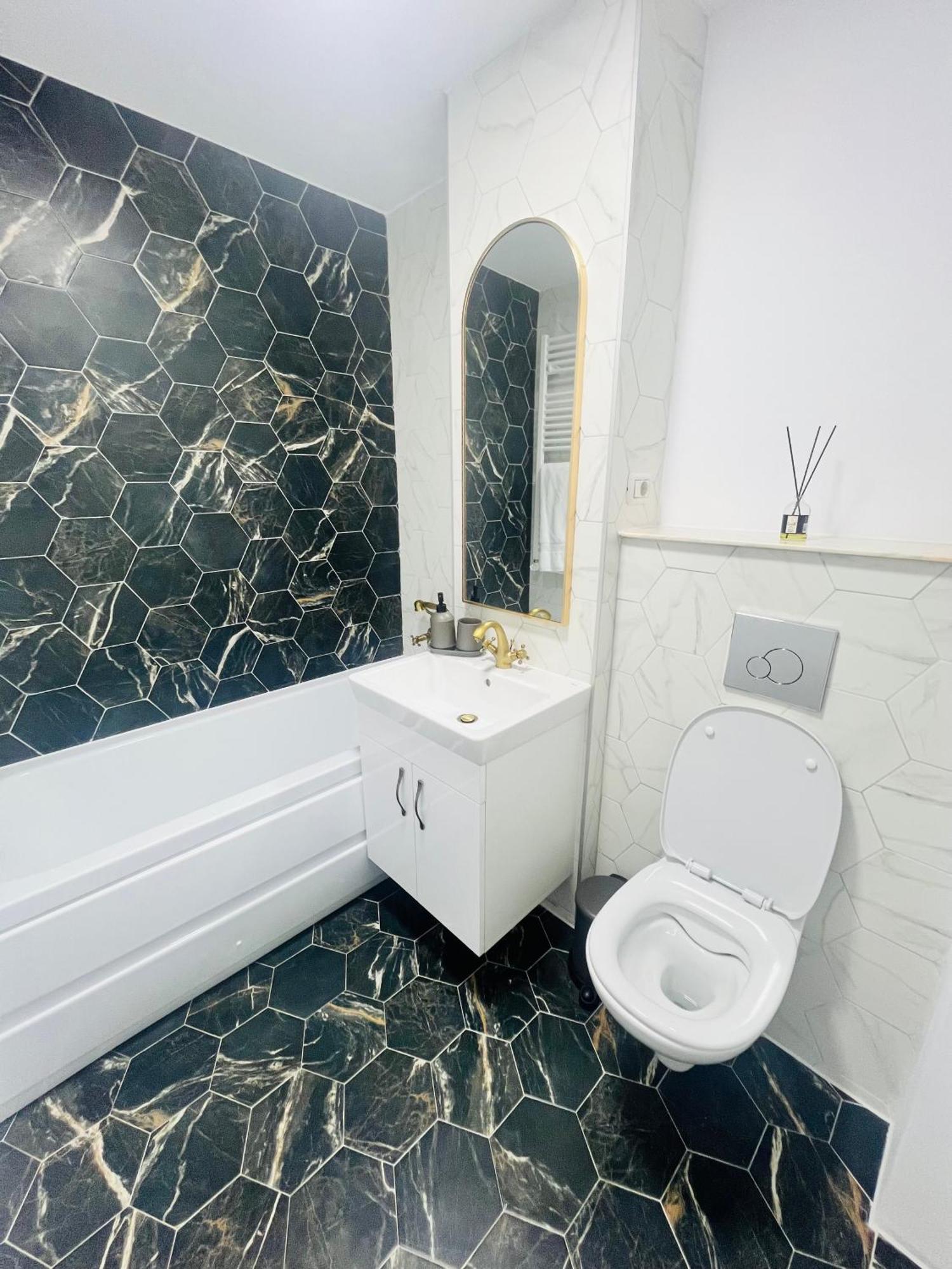 Apartament Orizont ซูชาวา ภายนอก รูปภาพ