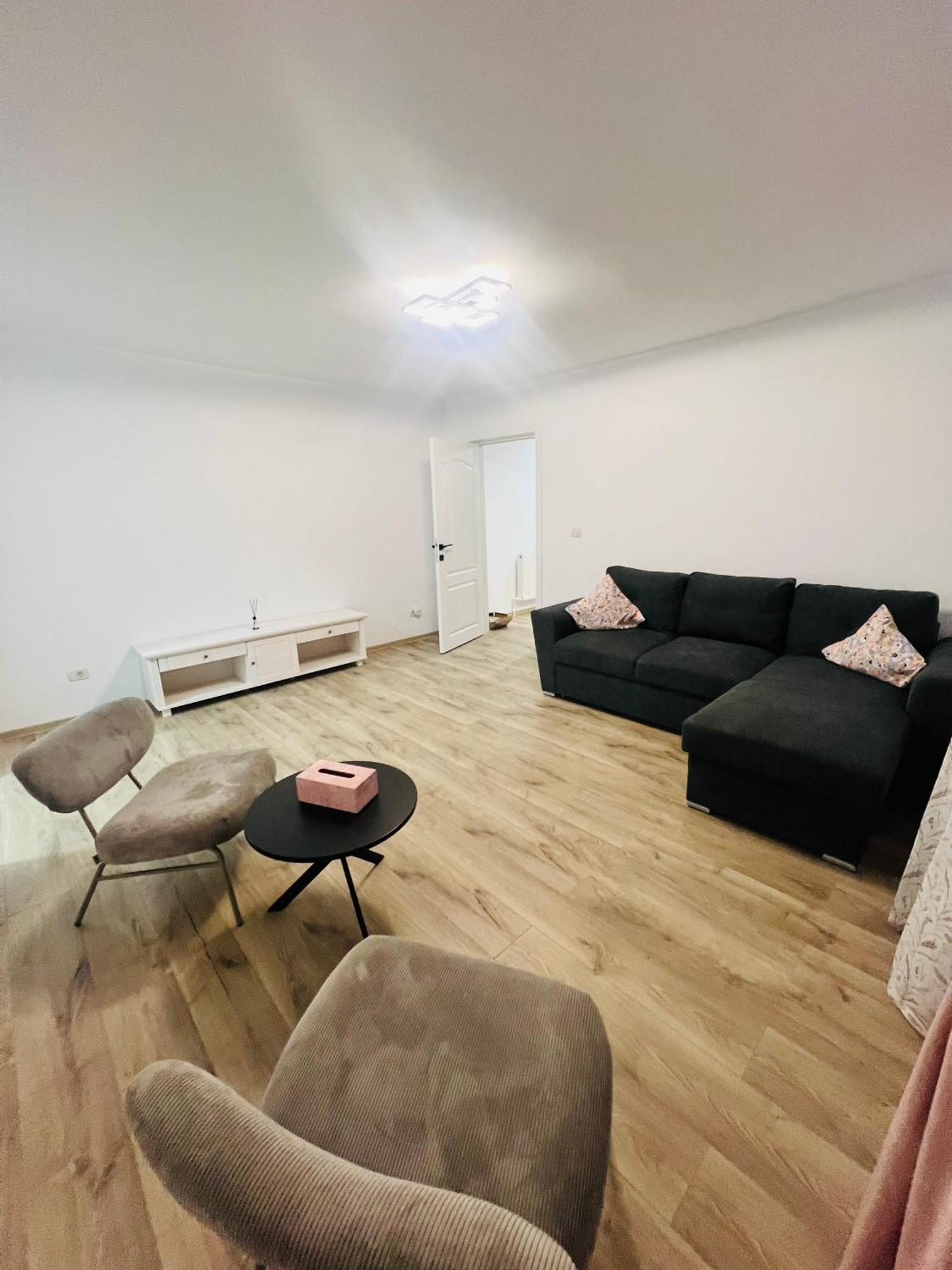 Apartament Orizont ซูชาวา ภายนอก รูปภาพ